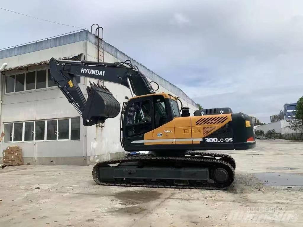 Hyundai 300-9 Bandgrävare