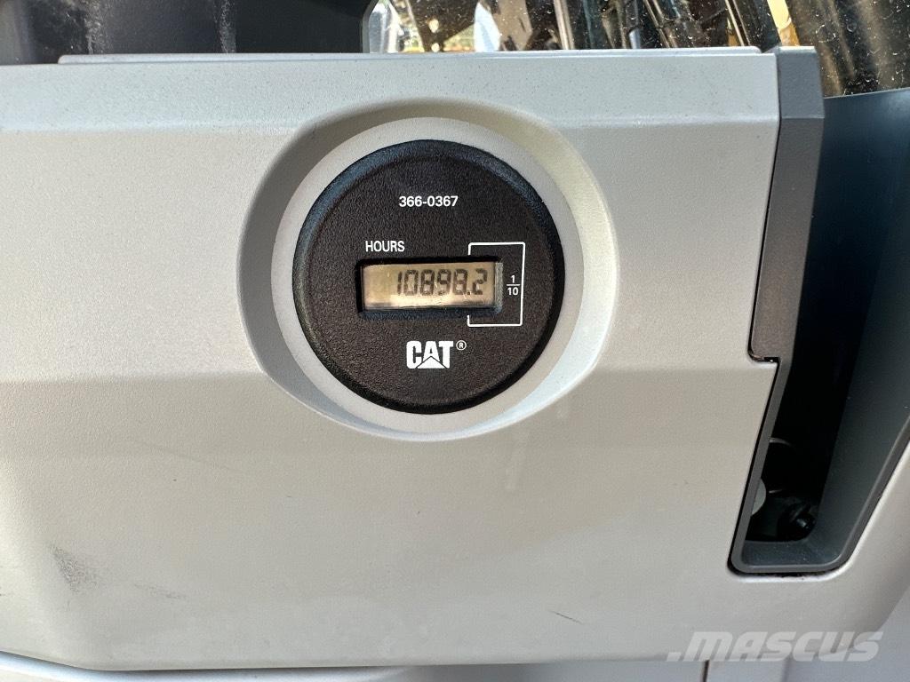 CAT 320FL Bandgrävare
