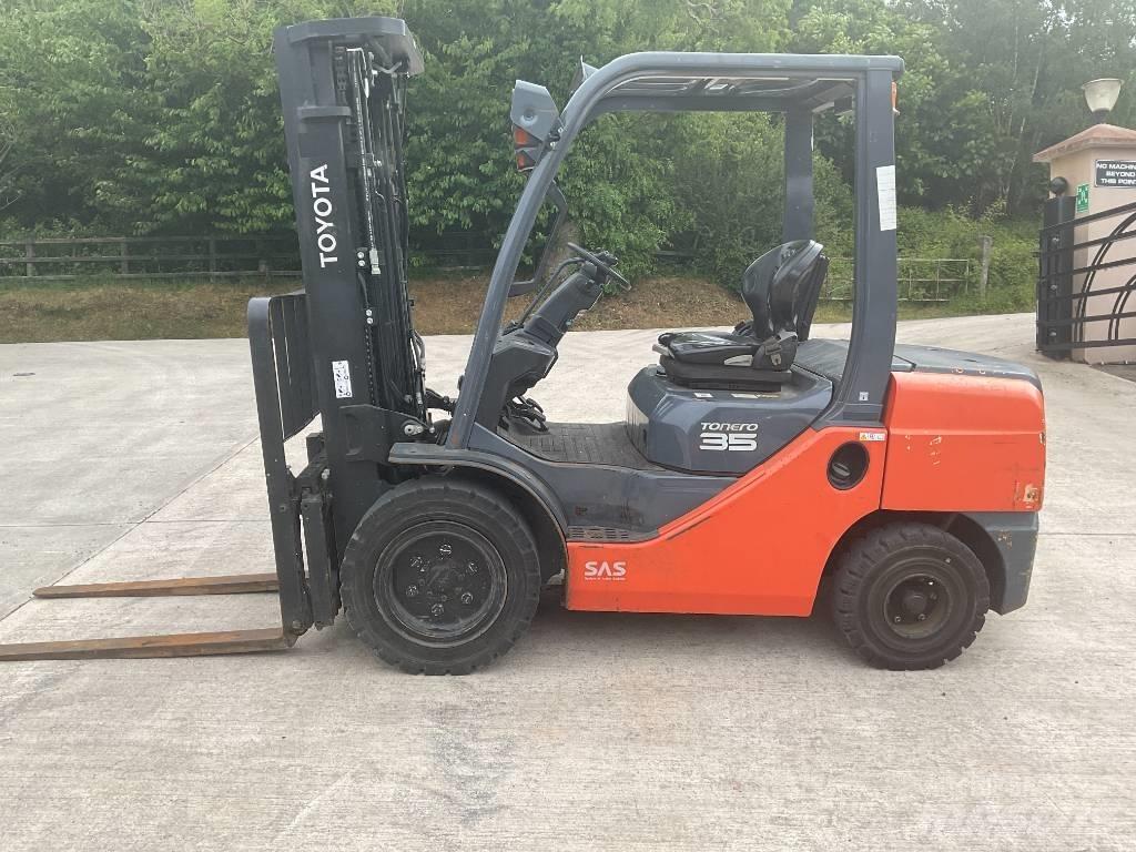 Toyota 02-8 FDJF 35 Dieselmotviktstruckar
