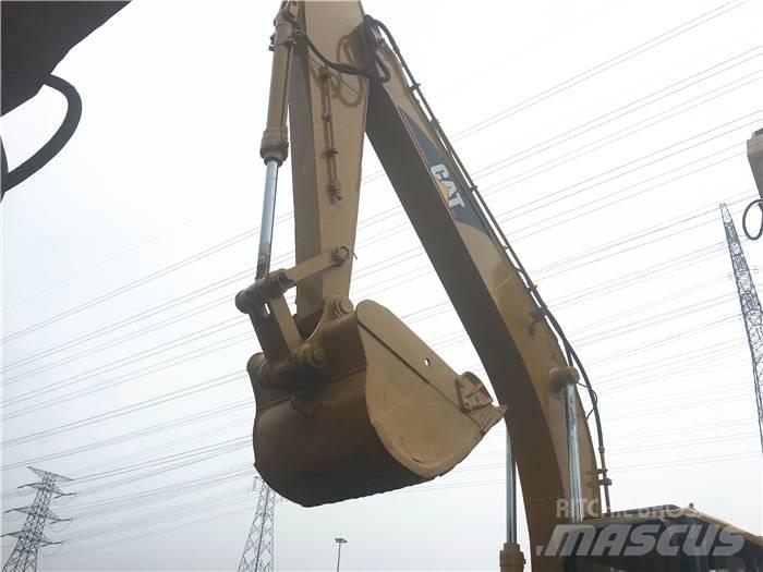 CAT 320 B L Bandgrävare