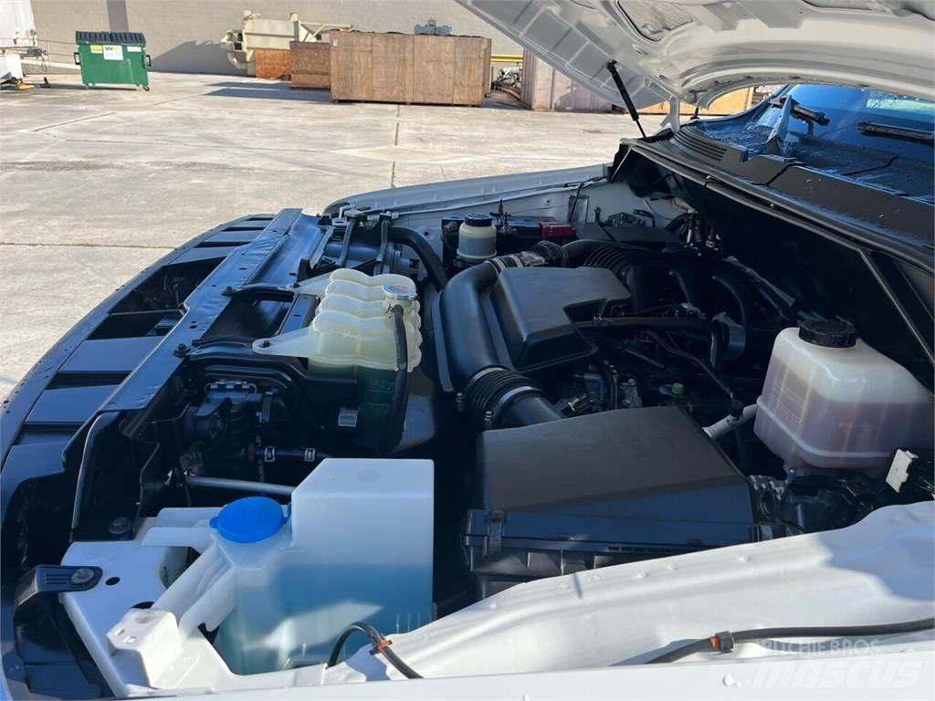 Nissan NV Lätta lastbilar