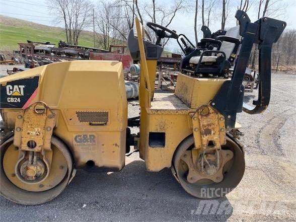 CAT CB24 Envalsvältar