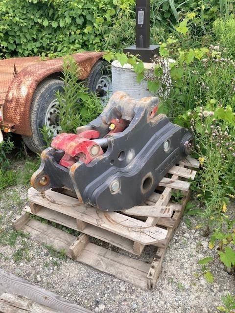 Volvo  Redskapsfäste/ adaptrar