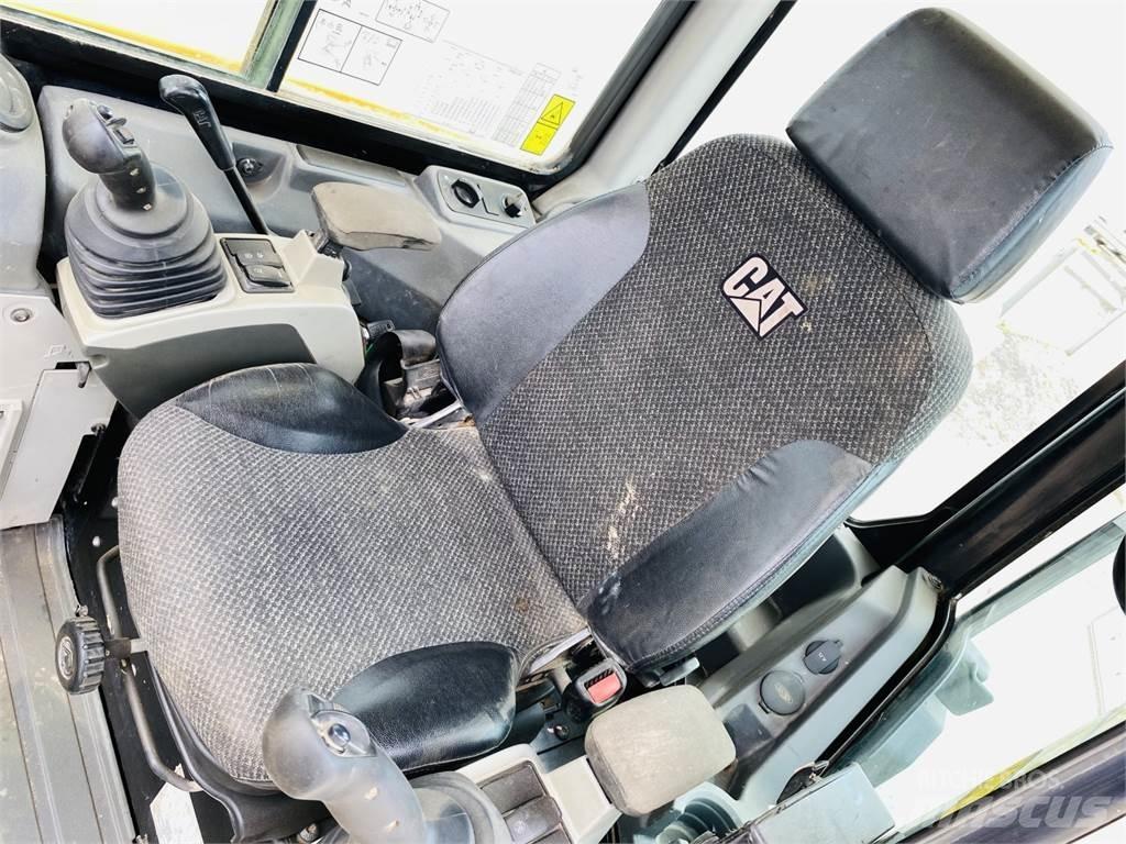 CAT 305E2 Midigrävmaskiner 7t - 12t