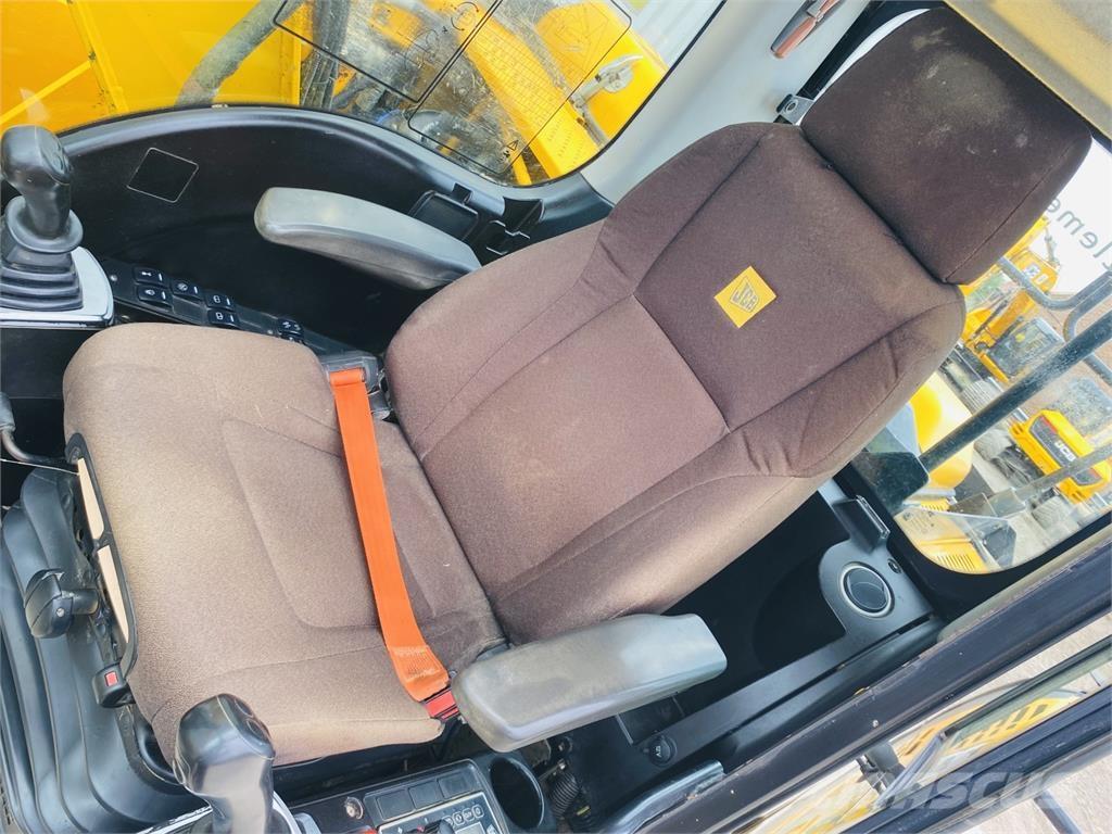 JCB JS130LC Bandgrävare