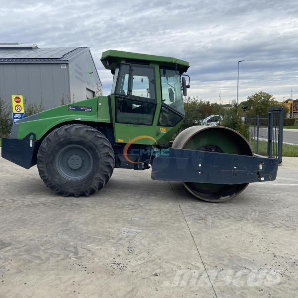 Dynapac CA302D Jordkompaktorer