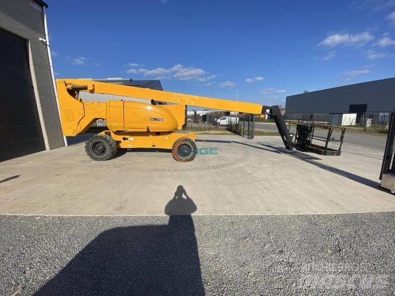 JLG 800AJ Bomliftar