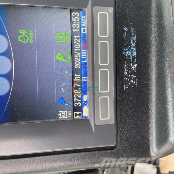 Takeuchi TB215R Hjulgrävare