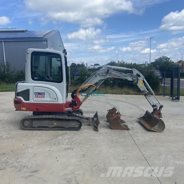 Takeuchi TB225 Hjulgrävare