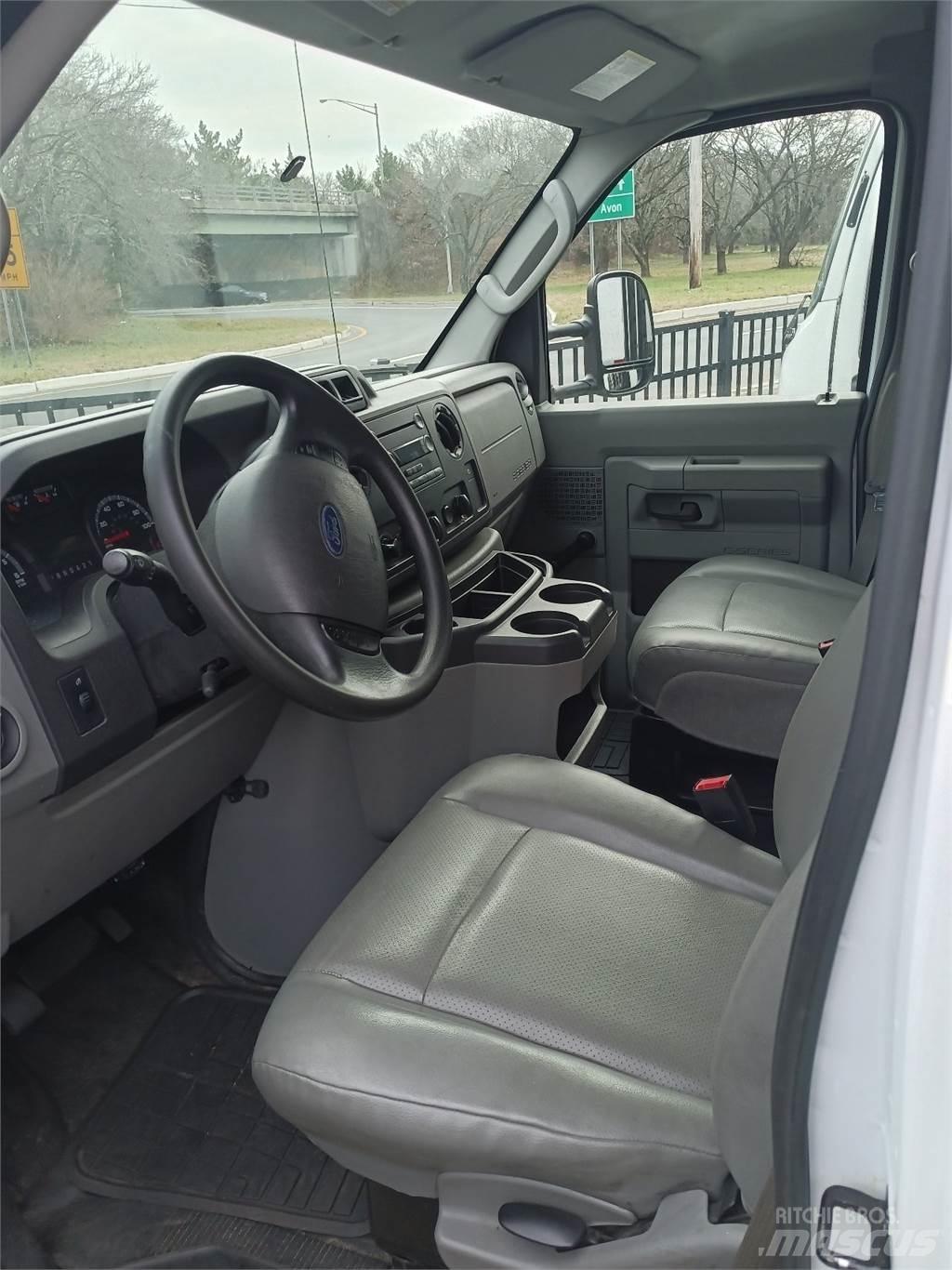 Ford E350 Skåpbilar