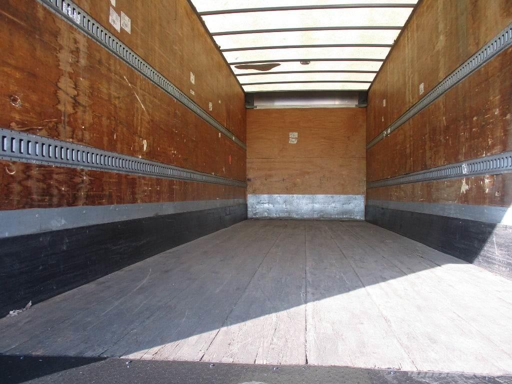 Hino 338 Skåpbilar