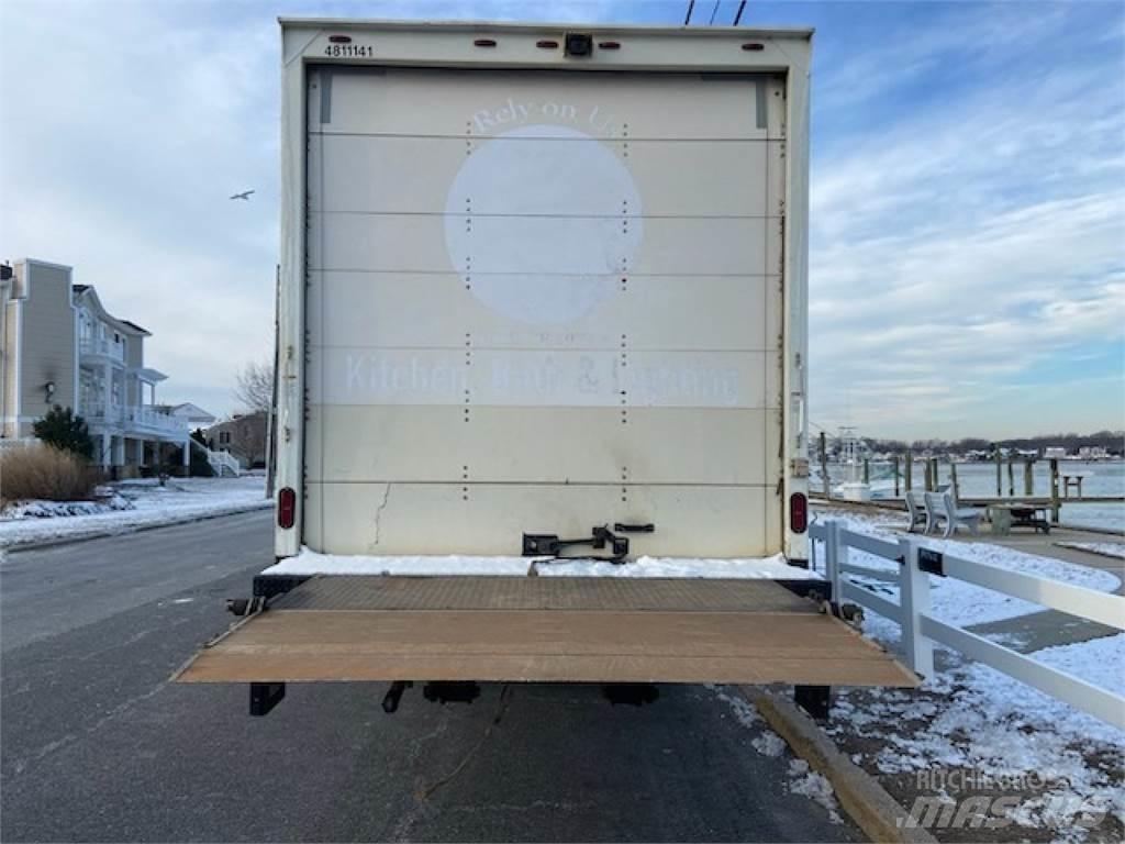 Isuzu FTR Skåpbilar