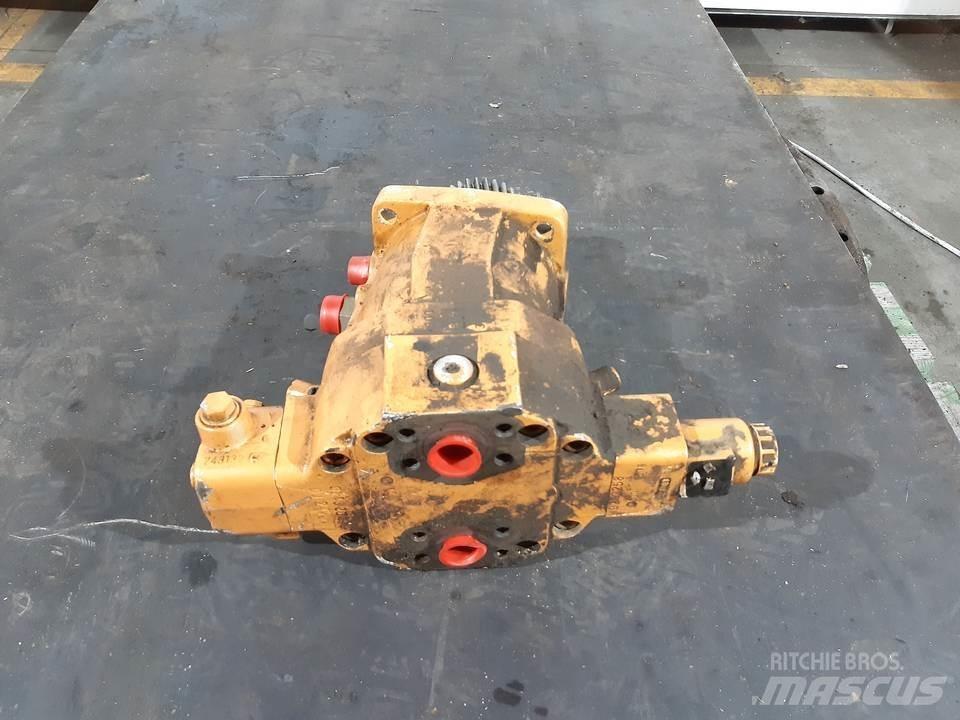CASE 121D Hydraulik