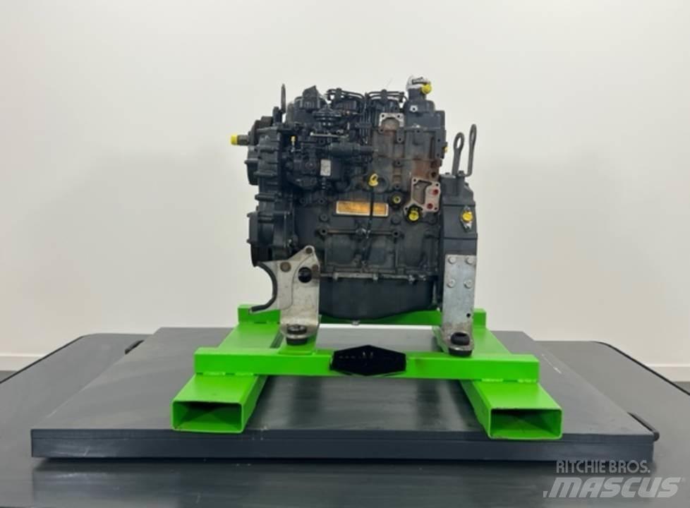 CASE 221E Motorer