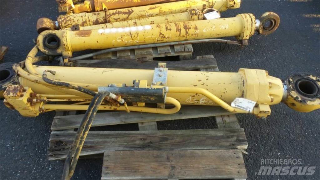 CAT 235 Hydraulik
