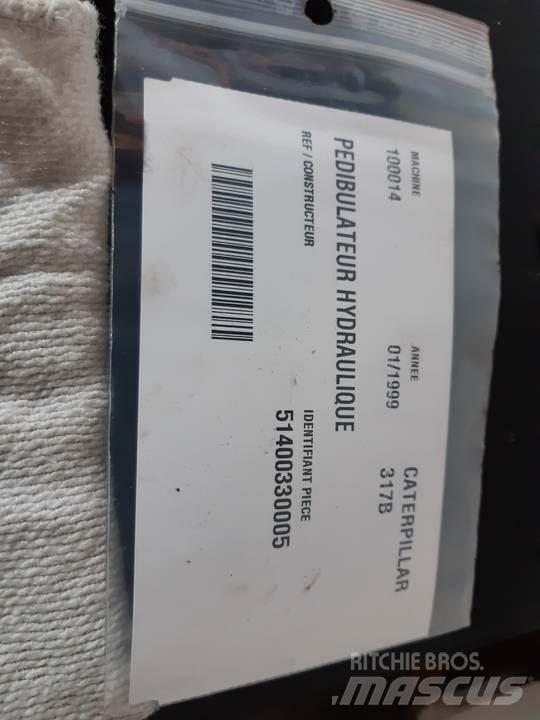 CAT 317B Hytter och interiör