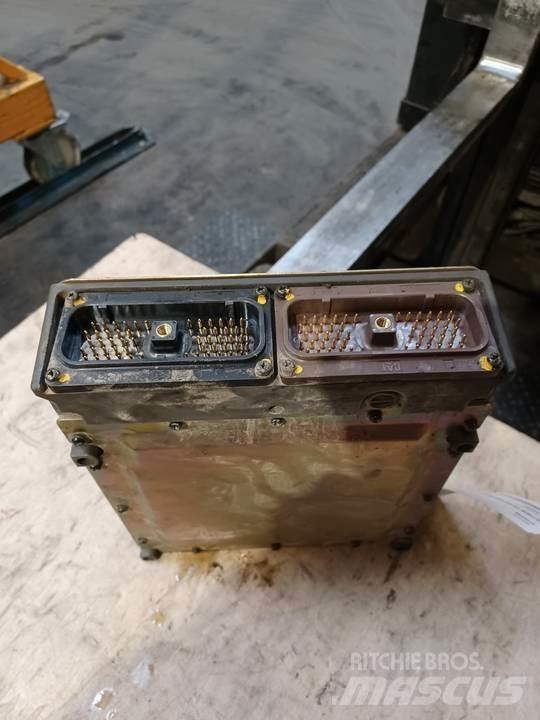 CAT 318C Hytter och interiör