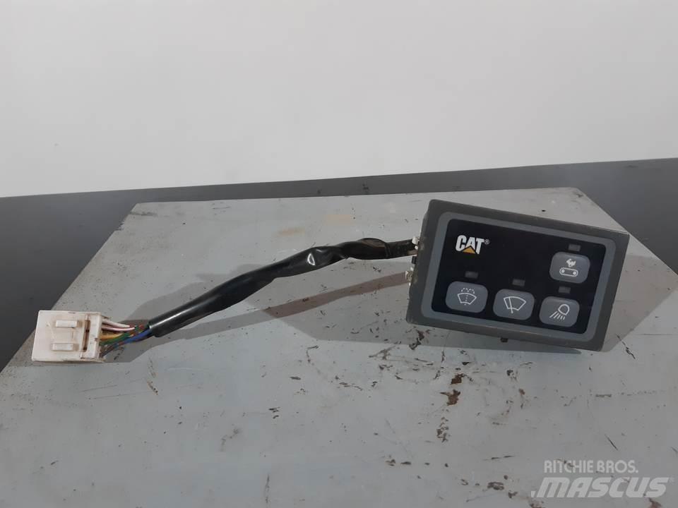CAT 318C Hytter och interiör
