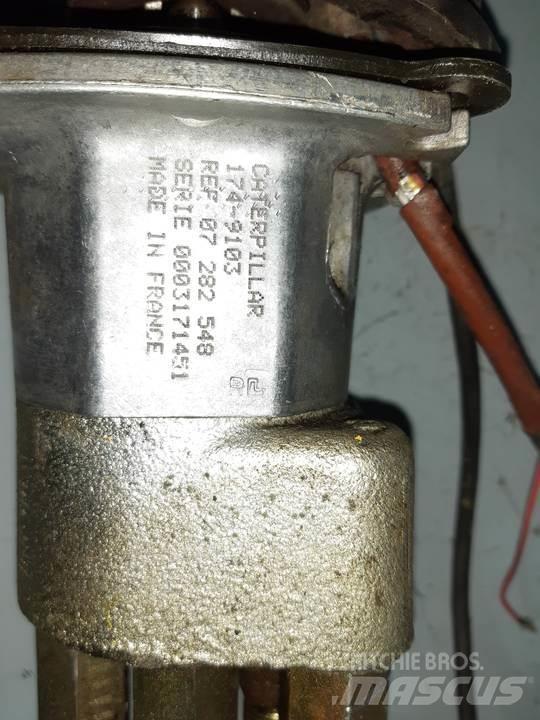 CAT 320B Hytter och interiör