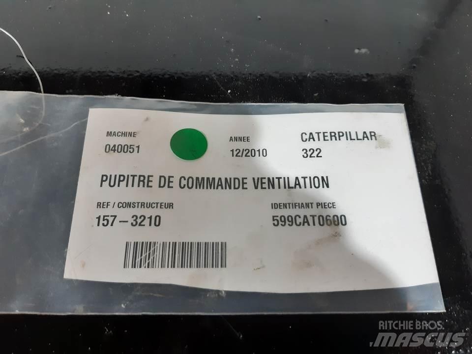 CAT 322 Hytter och interiör