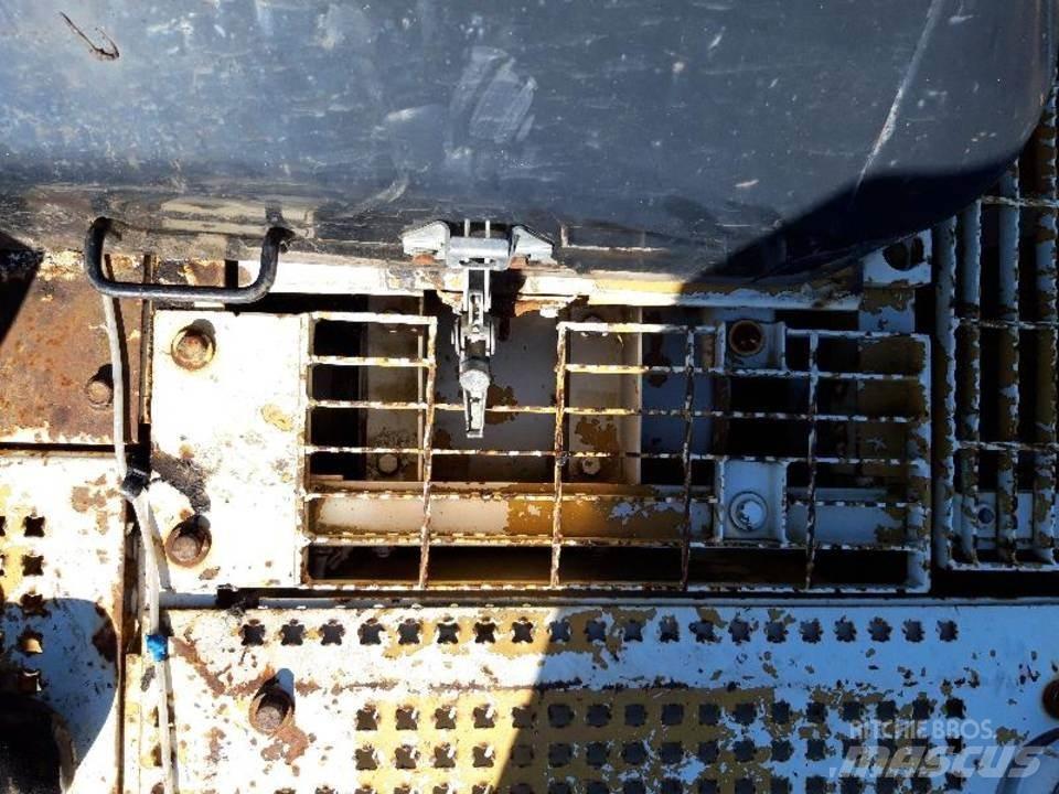 CAT 325LN Hytter och interiör
