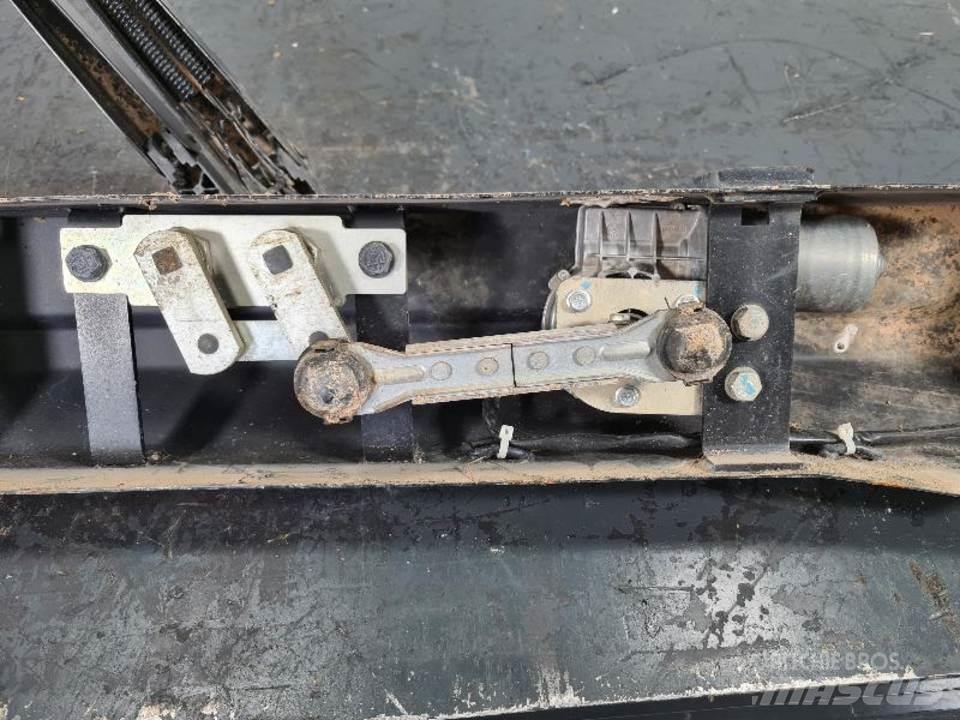 CAT 336DL Hytter och interiör