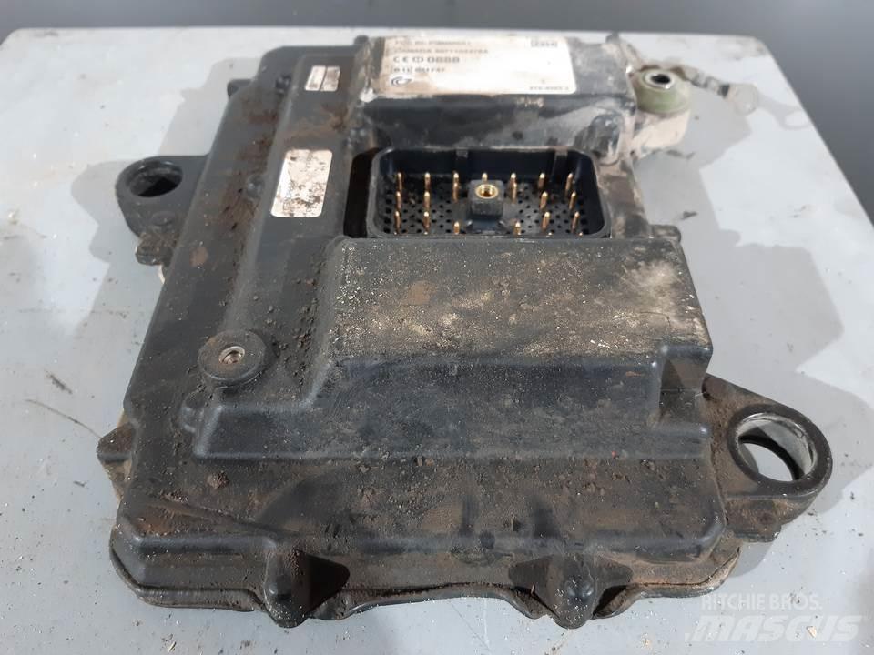 CAT 345C Hytter och interiör