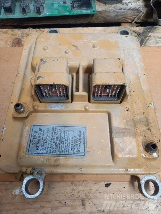 CAT 345C Hytter och interiör