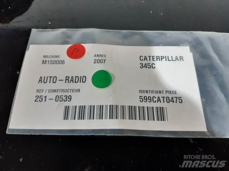 CAT 345C Hytter och interiör