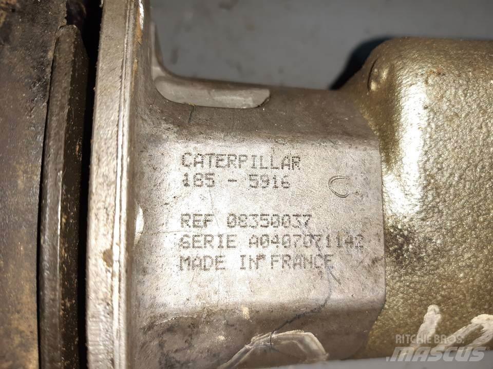 CAT 432D Hytter och interiör