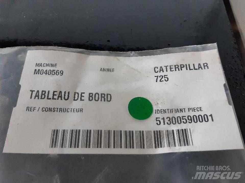 CAT 725 Hytter och interiör