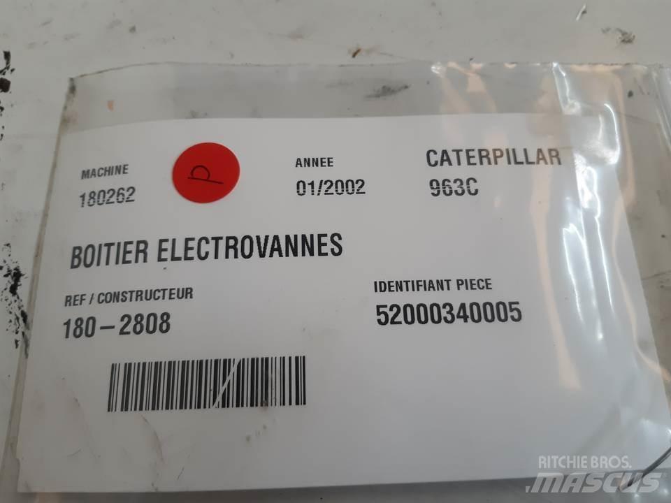CAT 963C Hytter och interiör