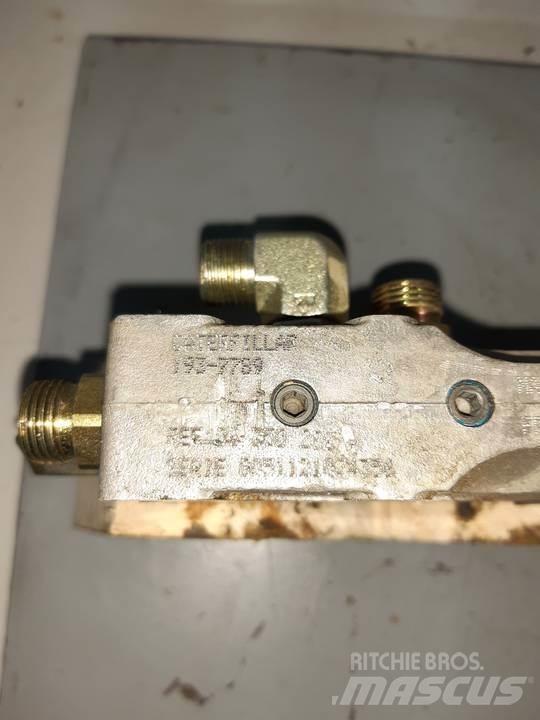 CAT M313C Hytter och interiör