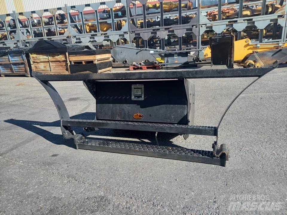 CAT M320F Hytter och interiör