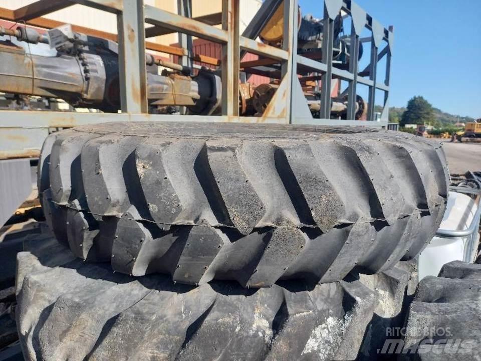 CAT M320F Band, kedjor och underreden