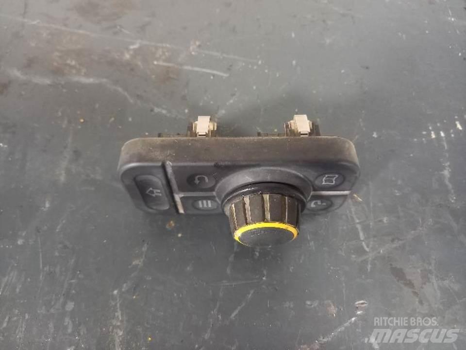 JCB 51R-1 Hytter och interiör
