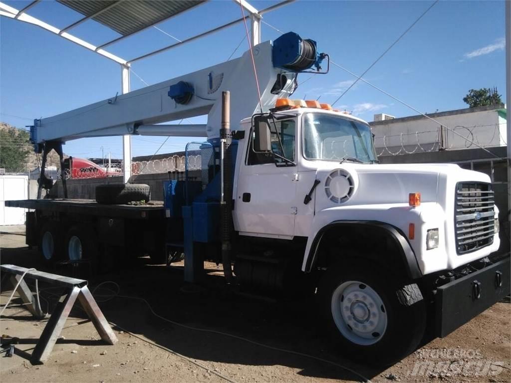 Manitex 30100 Kranbilar