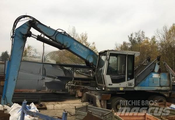 Fuchs MHL 320 Avfalls / industri hantering