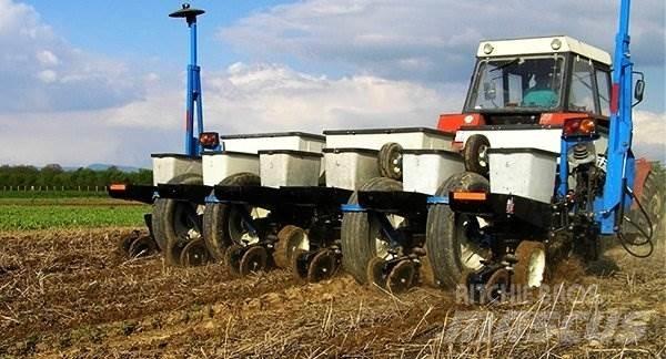  _JINÉ USA) Kinze - 3000 Traktorer