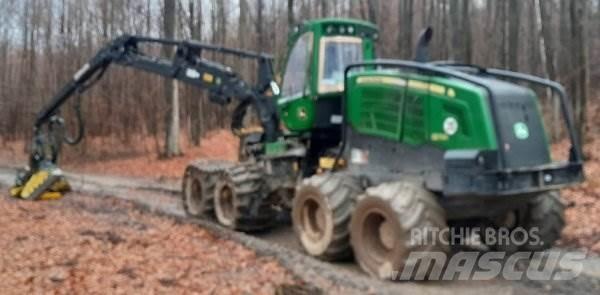 John Deere 1270 G 8W Fällare-läggare