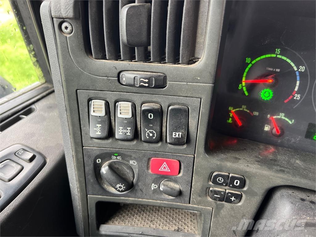 Scania P 380 8X4 Chassier