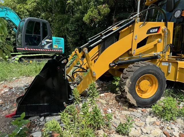 CAT 420 F Grävlastare
