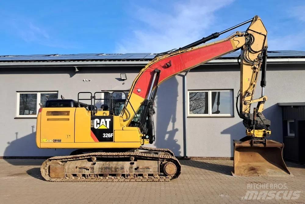 CAT 326 F L Bandgrävare