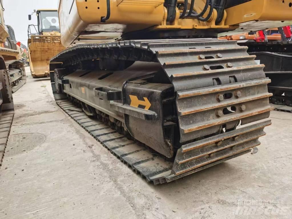 CAT 320 D L Bandgrävare