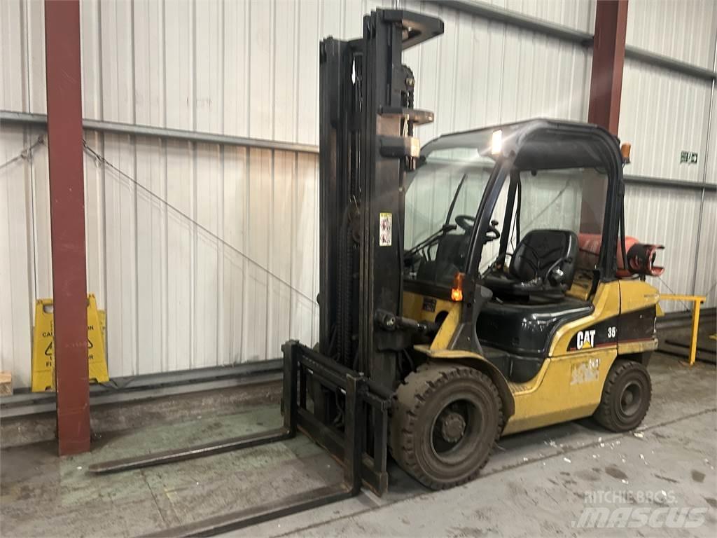 CAT GP35N Gasolmotviktstruckar