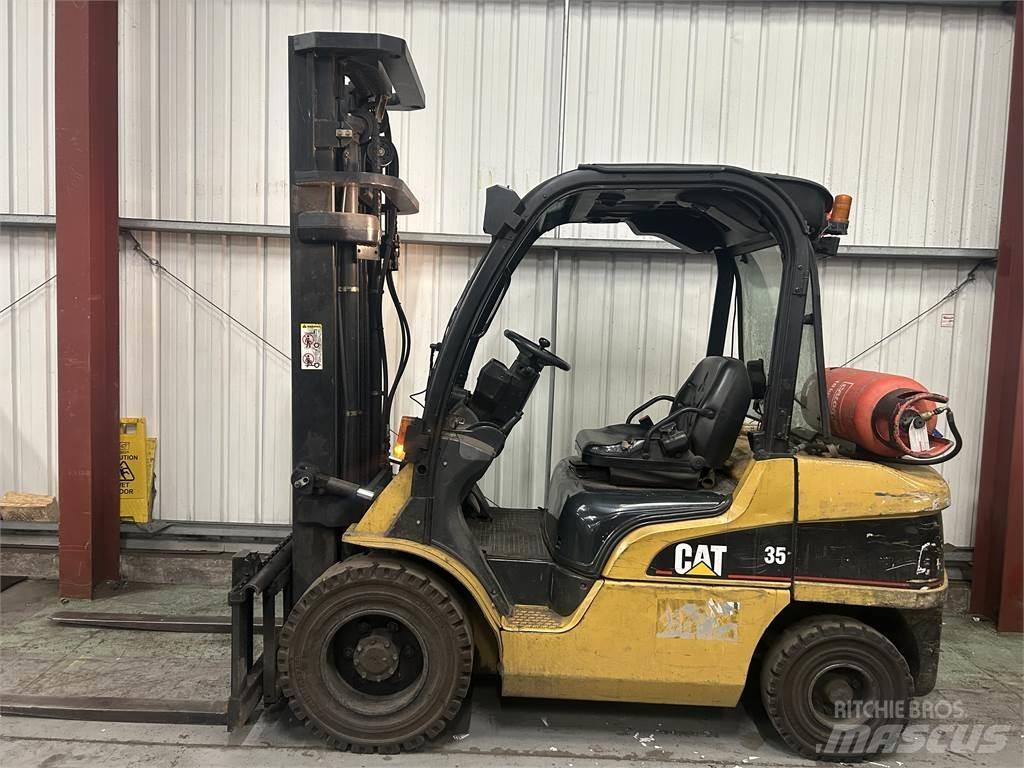 CAT GP35N Gasolmotviktstruckar