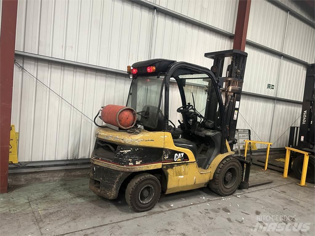 CAT GP35N Gasolmotviktstruckar