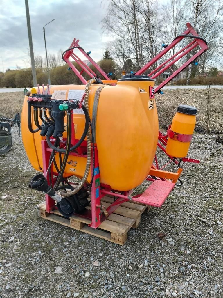 Junkkari 900 / 12 Monterade sprutor