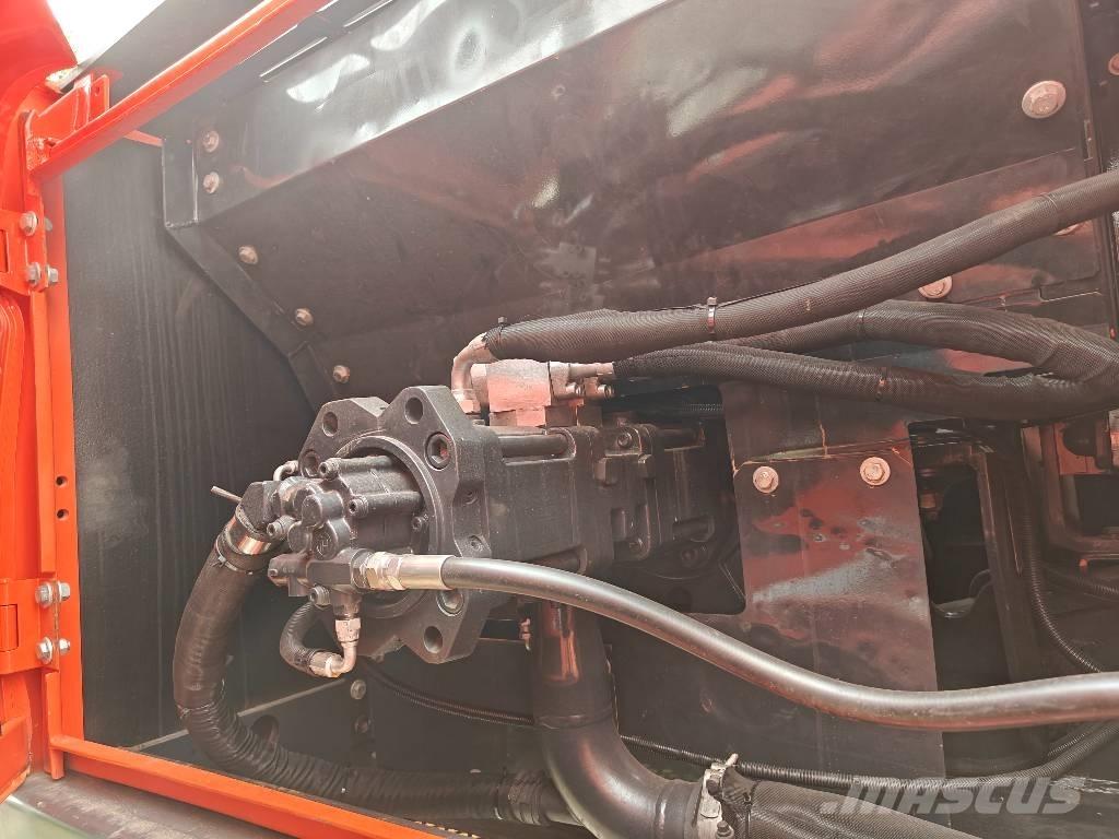 Doosan DX 225 LC-9C Bandgrävare