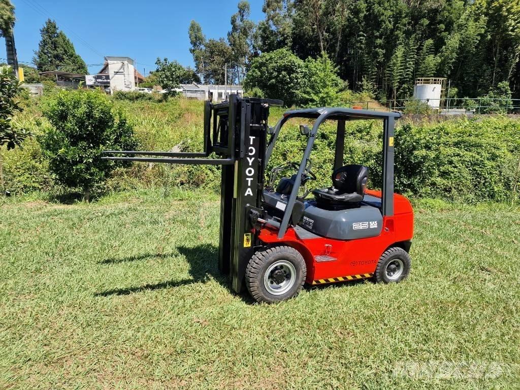 Toyota 25 Dieselmotviktstruckar